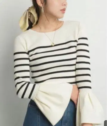 택 포함 새상품 JUSGLITTY 벨 슬리브 니트 보더 저스길리티