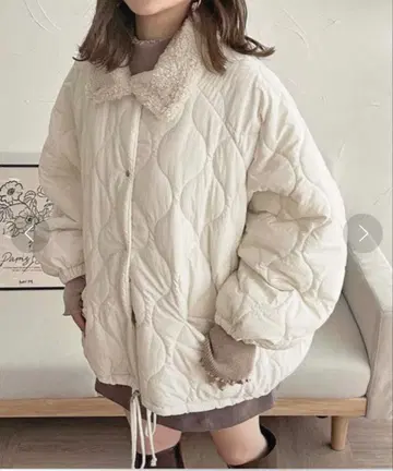 raffime 라피미 화이트 퀼팅 블루종 보아 옷깃