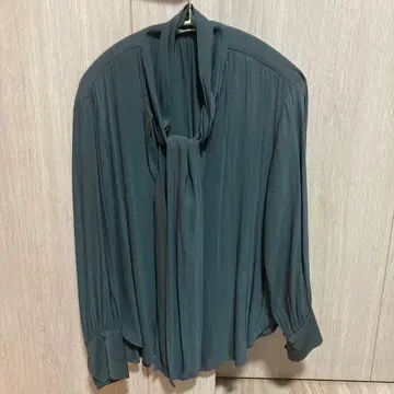 IENA 그린 보타이 긴팔 셔츠