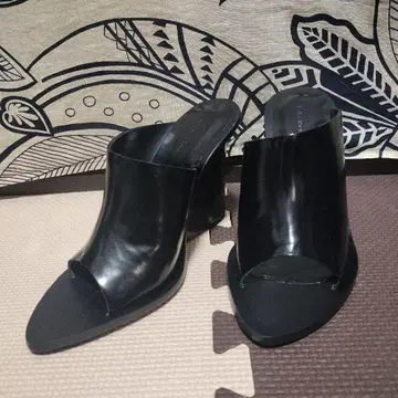 ZARA 블랙 오픈토 웨지힐