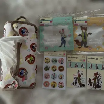 주토피아 캐릭터 파우치와 스티커 세트