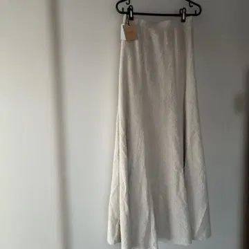 (569) Meri 샤기 니트 롱 플레어 스커트 택 포함 F