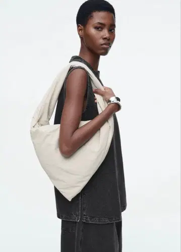 cos 나일론 숄더백 아이보리