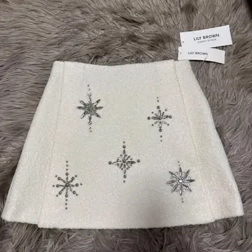 미사용 LILY BROWN 화이트 비쥬 타이트 스커트 사이즈 0