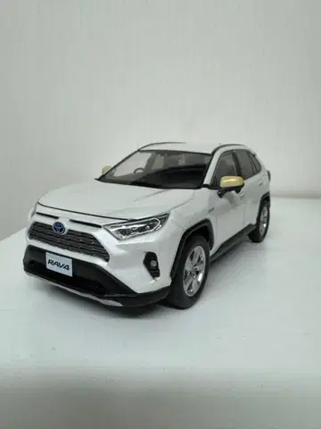 도요타 RAV4 HV G 그레이드 컬러 샘플