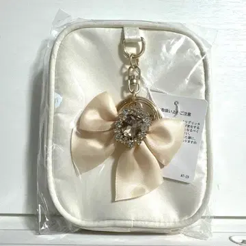 Maison de FLEUR 아이보리 리본 파우치