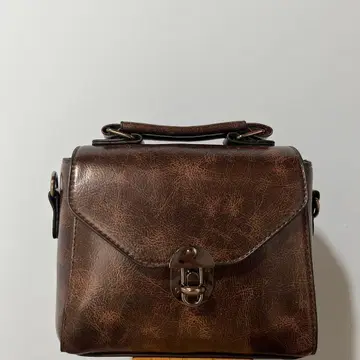 브라운 합성 피혁 숄더백 사첼백