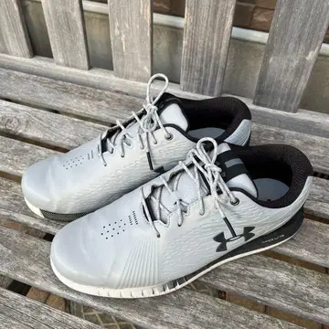 언더아머 HOVR 스파이크리스 골프화 케이스 포함