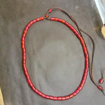 ANTIQUE 화이트 하트 진한 붉은 원관형 비즈 목걸이!