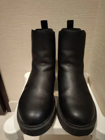 완판템! UNIQLO:C 블랙 사이드 고어 부츠 24.5cm