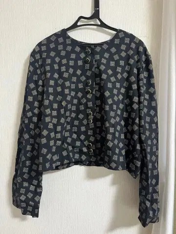 빈티지 버튼 포함 크롭 기장 블라우스