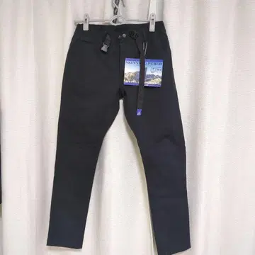 GERRY 스키니 테이퍼드 팬츠 블랙