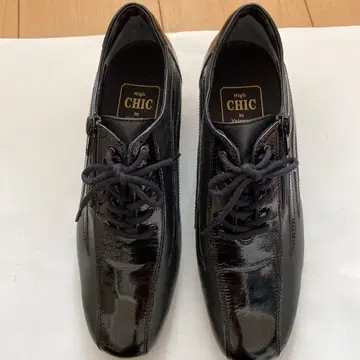 High CHIC 블랙 통굽 레이스업 슈즈 천연 가죽 사용