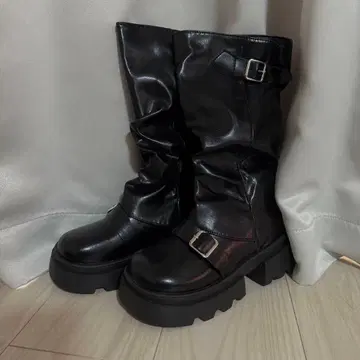 SHEIN GRL 블랙 버클 부츠