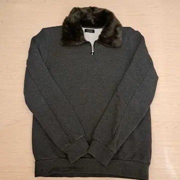 ZARA 자라 퍼 달린 지퍼 맨투맨