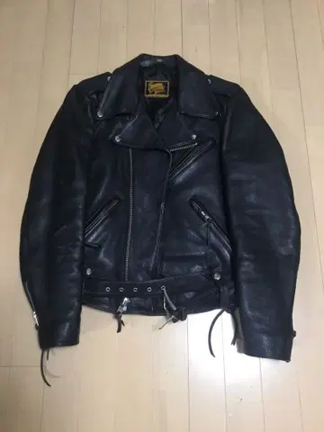 새상품급 중고 데그너 가죽 자켓 더블 라이더스 M 사이즈