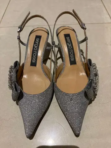 세르지오 로시 실버 비쥬 장식 펌프스