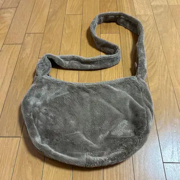 에네스베 플리스 숄더백 베이지 브라운