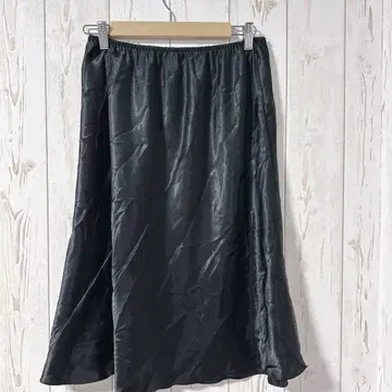 새틴 플레어 롱 스커트 블랙 당일 발송