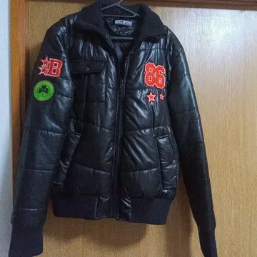 BUZZ SPUNKY 블랙 다운 자켓