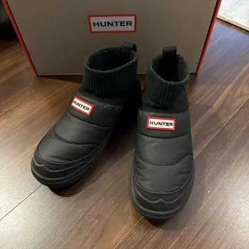 HUNTER 헌터 인 아웃 퍼프 니트 부츠