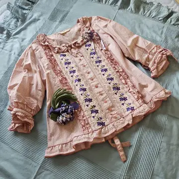 핑크하우스 [택 포함 미사용 새상품] 제비꽃 자수 깅엄 블라우스 핑크