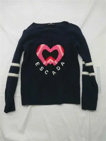 에스카다 하트 로고 니트 스웨터 네이비 계열 M 여성용