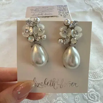 [새상품급] Elizabeth Bower 플라워 펄 귀걸이