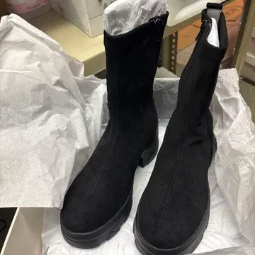 다이애나 블랙 스웨이드 통굽 지퍼 부츠