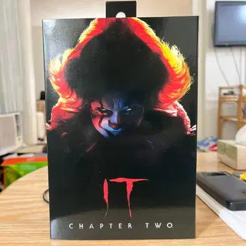 IT CHAPTER TWO 페니와이즈 피규어 NECA