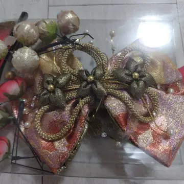 일본 의류용 머리 장식 골드 컬러와 핑크