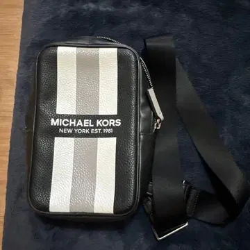 MICHAEL KORS 숄더백 블랙/화이트