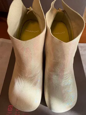 [ 미사용 새상품 희귀품 ] MANA 통가죽 힐 부티