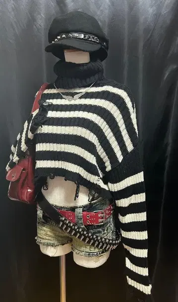 ZARA 숏 기장 스웨터