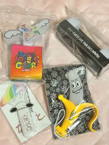 WEST. 응원봉 낱개 판매 가능