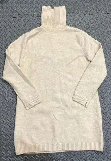 미사용 새상품 택 포함 니트 원피스