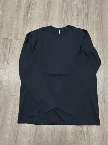 ETHOS 미사용품 백 스트랩 긴팔 티셔츠