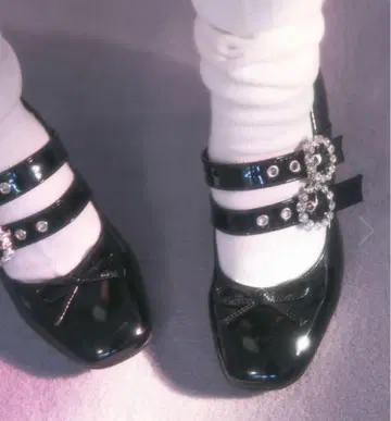 BUBBLES 리본 버클 힐 펌프스 38(24~24.5)