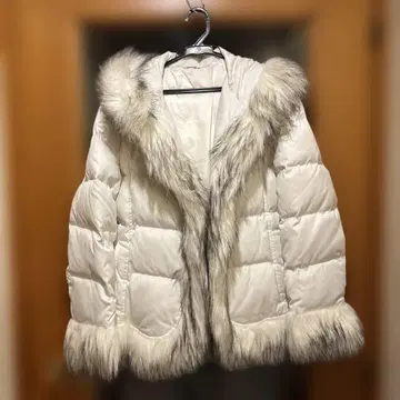 UNIQLO 화이트 후드 부착 다운 자켓