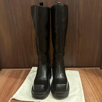 SLY 스퀘어 토 니 부츠 M 사이즈