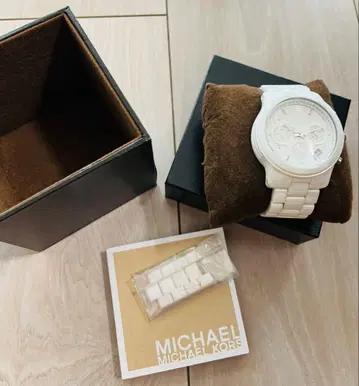 MICHAEL KORS 화이트 세라믹 손목시계
