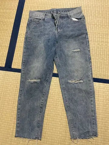 라이트 블루 데미지 데님 팬츠