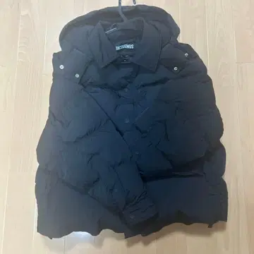 JACQUEMUS 블랙 다운 자켓 46