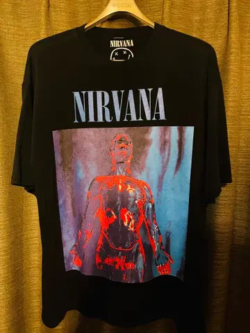 새상품급 NIRVANA 프릭스스토어 별주 SLIVER T셔츠 즉완판템