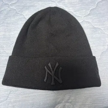 NEWERA 양키스 니트 모자