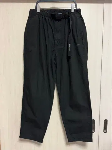 백 채널 와이드 테이퍼드 팬츠