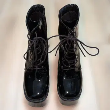 블랙 통굽 레이스업 부츠 23.5cm