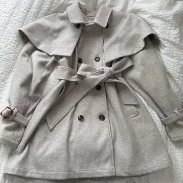 케이프 부착 하프 코트 OLIVE des OLIVE