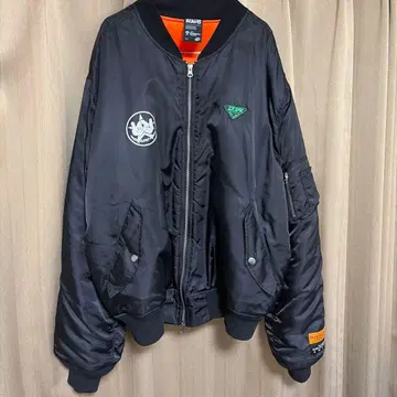 계속 한밤중이면 좋을 텐데 봄버 자켓