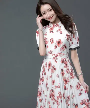 에밀리아 위즈 꽃무늬 플리츠 원피스